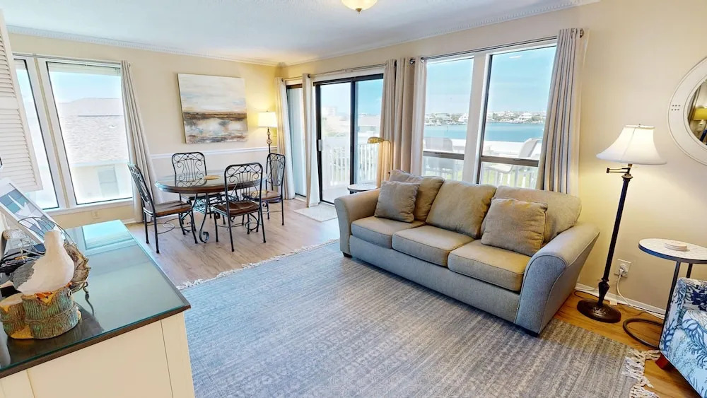 SPC 2021 is a Harbor Front 1 BR by Redawning