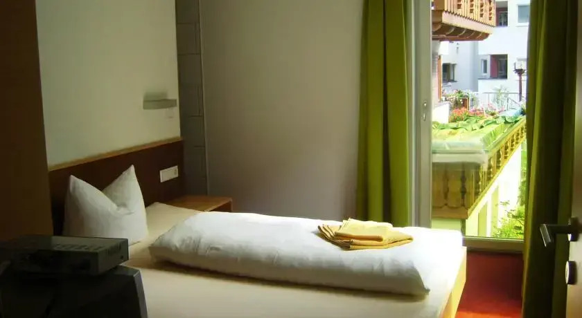 Almandin Apartments