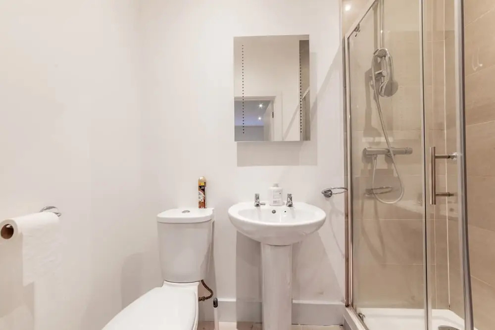 Central - Stay 2 - Near Transport - Wifi - Parking