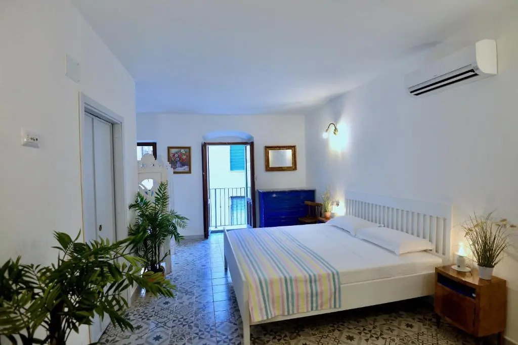 Charming, Spacious 3-bedroom Townhouse