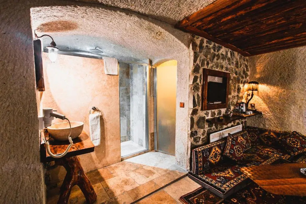 Apex Cave Hotel