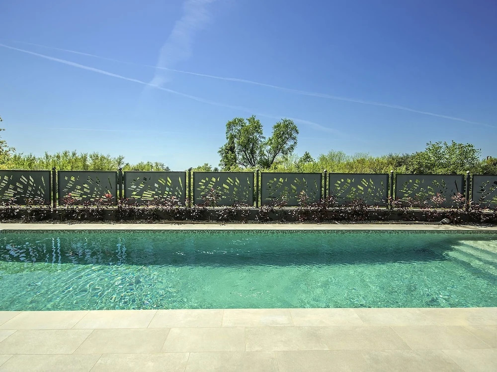 Luxurious Villa in Porec With Jacuzzi
