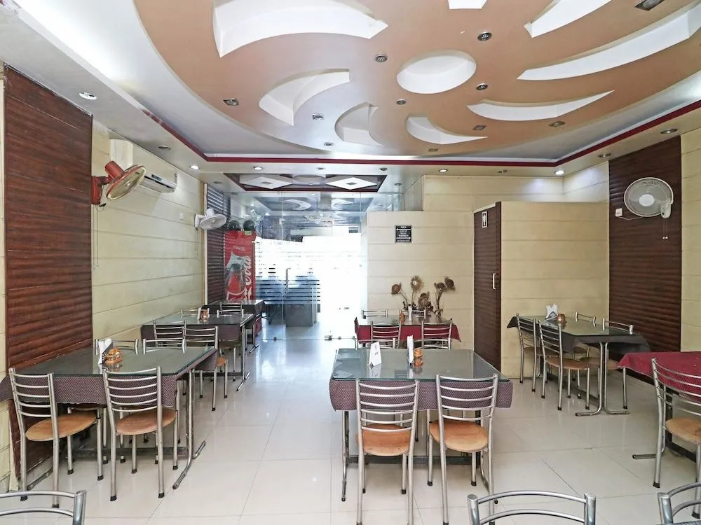 OYO 13474 Punjab Regency