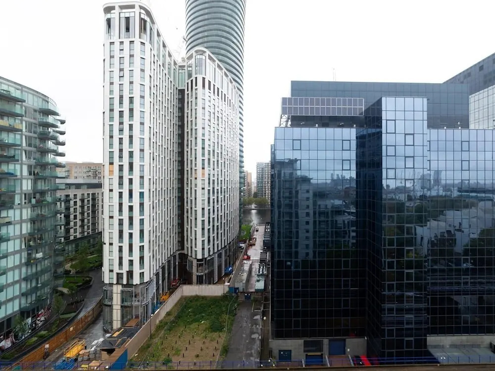 Royal Crossharbour Apartment