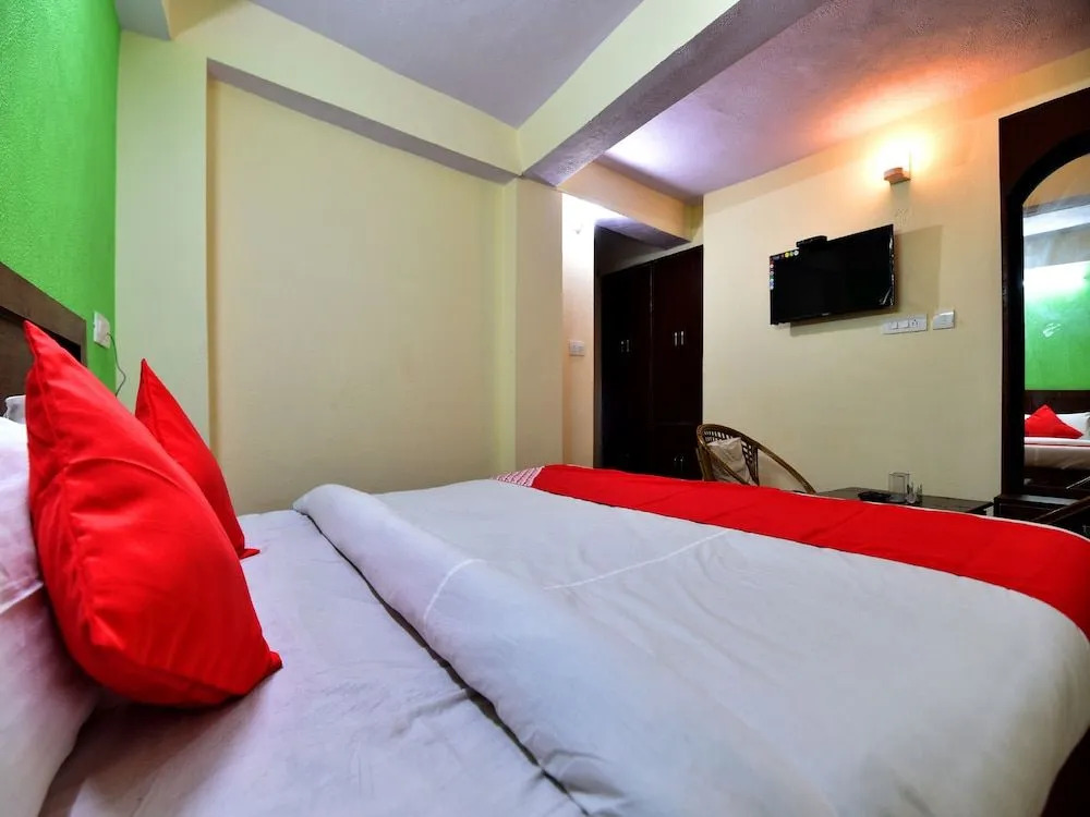 OYO 27622 Gautam Regency