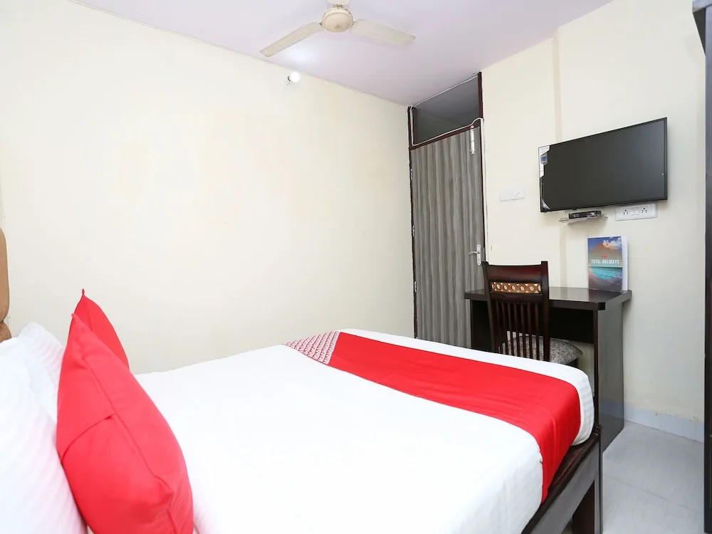 OYO 15738 Hotel Awesome Villa