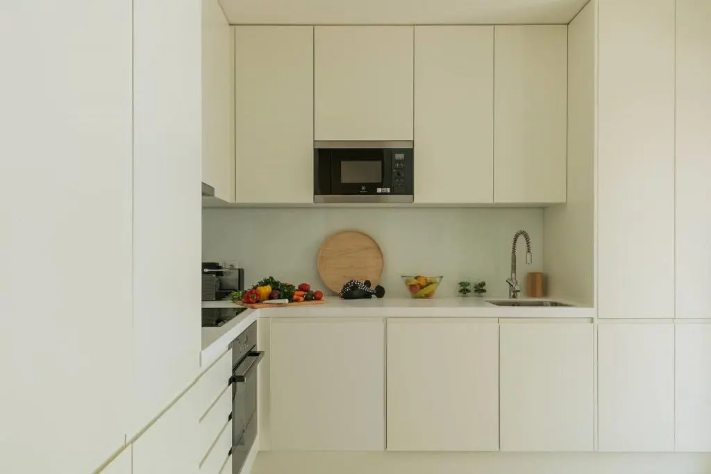 Very central and cool 2 bed apartment with balcony & parking 77 by Lisbonne Collection