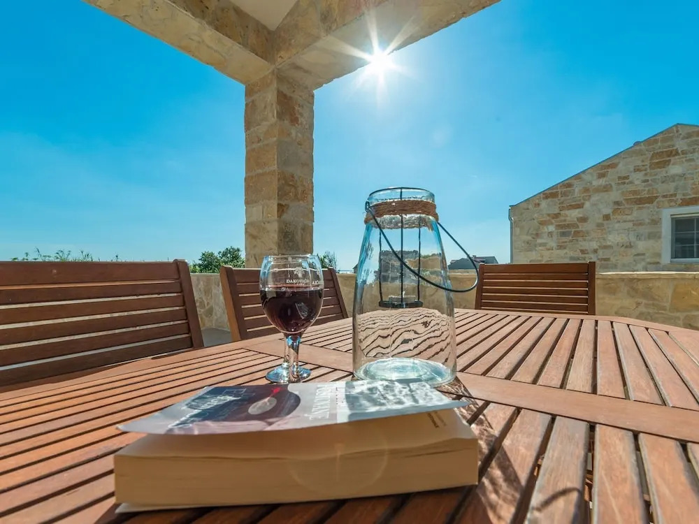 Beautiful Villa in Privlaka With Heated Swimming Pool