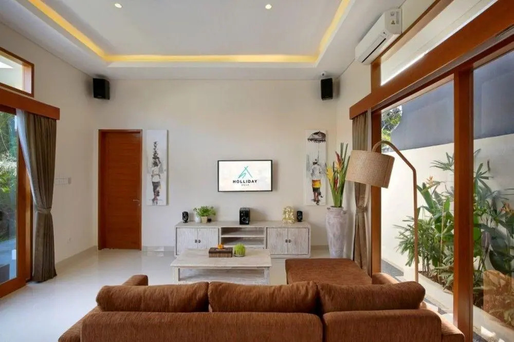 Holl Villa by Wildflower Group