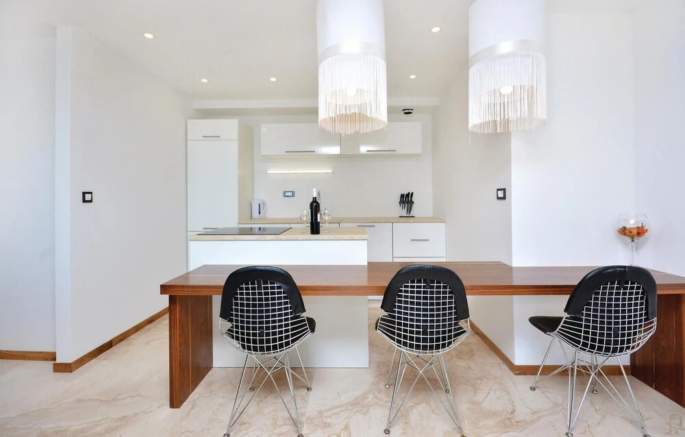 Awesome Home in Podstrana With Wifi and 8 Bedrooms