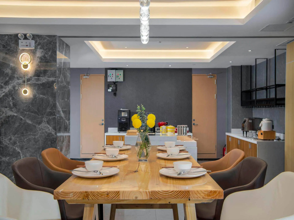 Campanile Hotel (Shenzhen Guanlan Golf Store)