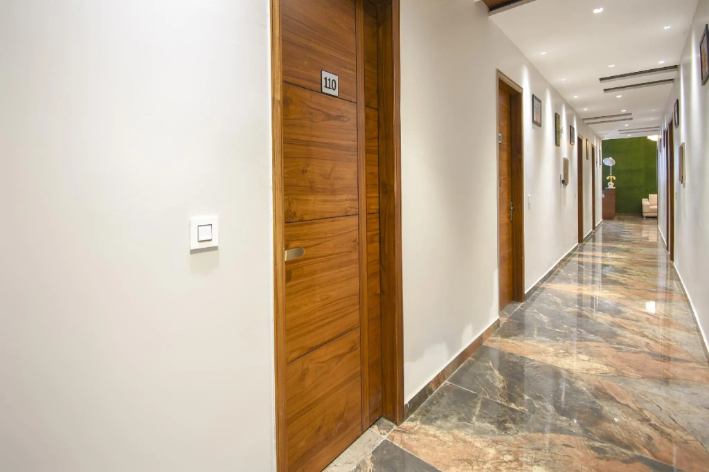 FabHotel Royal Mapple