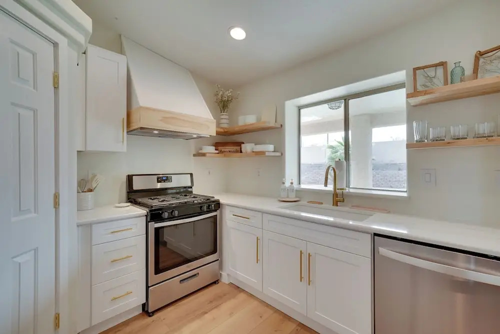 Lake Havasu Home w/ Fire Pit & Grill, 3 Mi to Lake