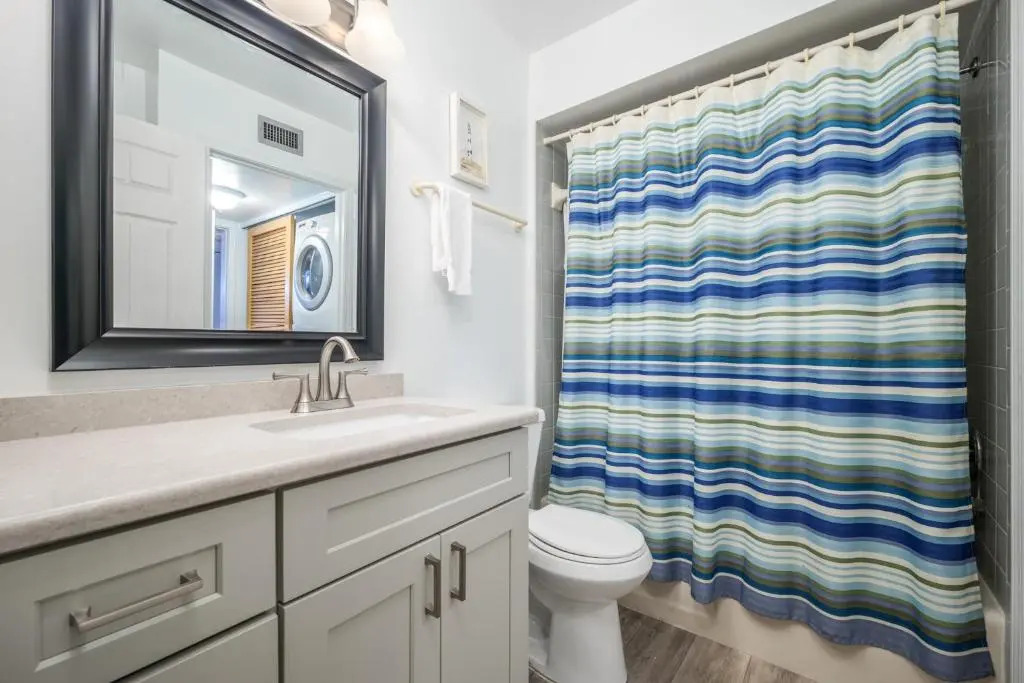 Hibiscus 103-B, 2 Bedrooms, Sleeps 6, Ocean Front, Ground Floor, 3 Pools