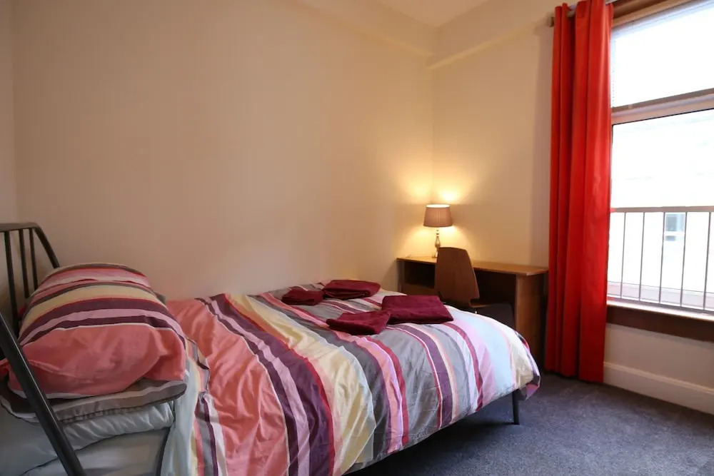 3 Bedroom Flat in Edinburgh