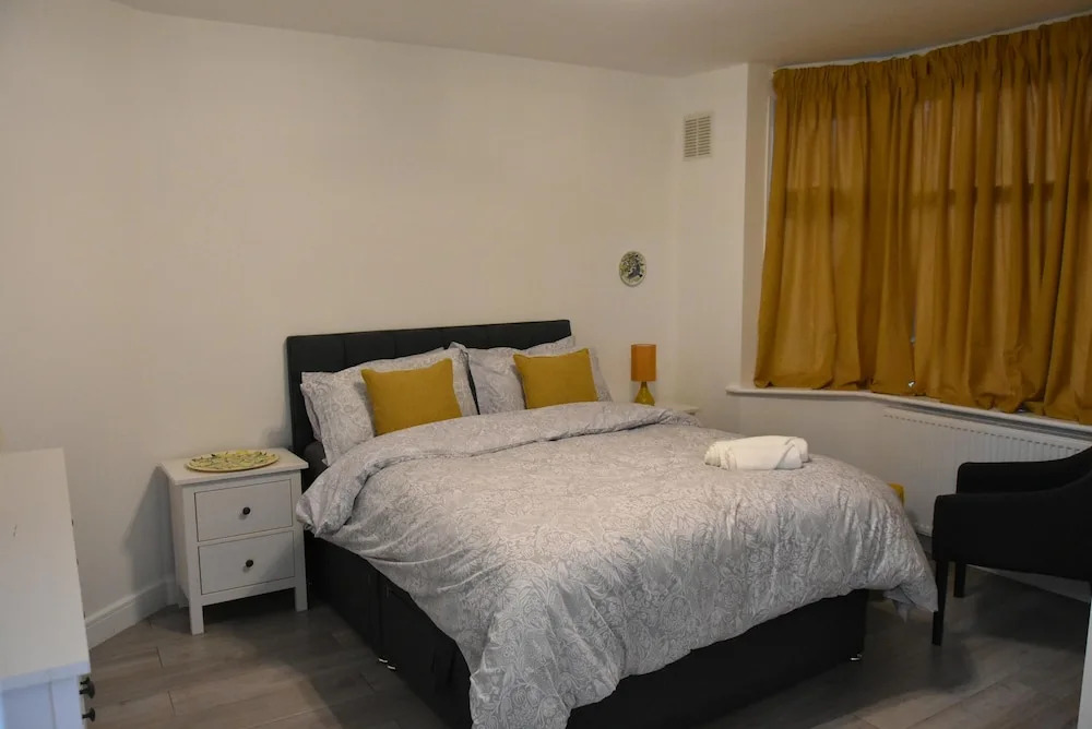 Charming Wembley Home Near Wembley Stadium