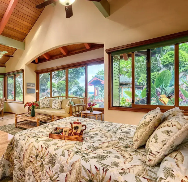 Sea Song in Kilauea With 4 Bedrooms and 6 Bathrooms