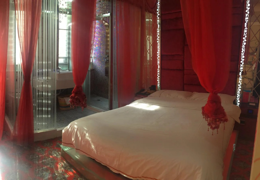 Hangzhou Fancy Lovers Hotel
