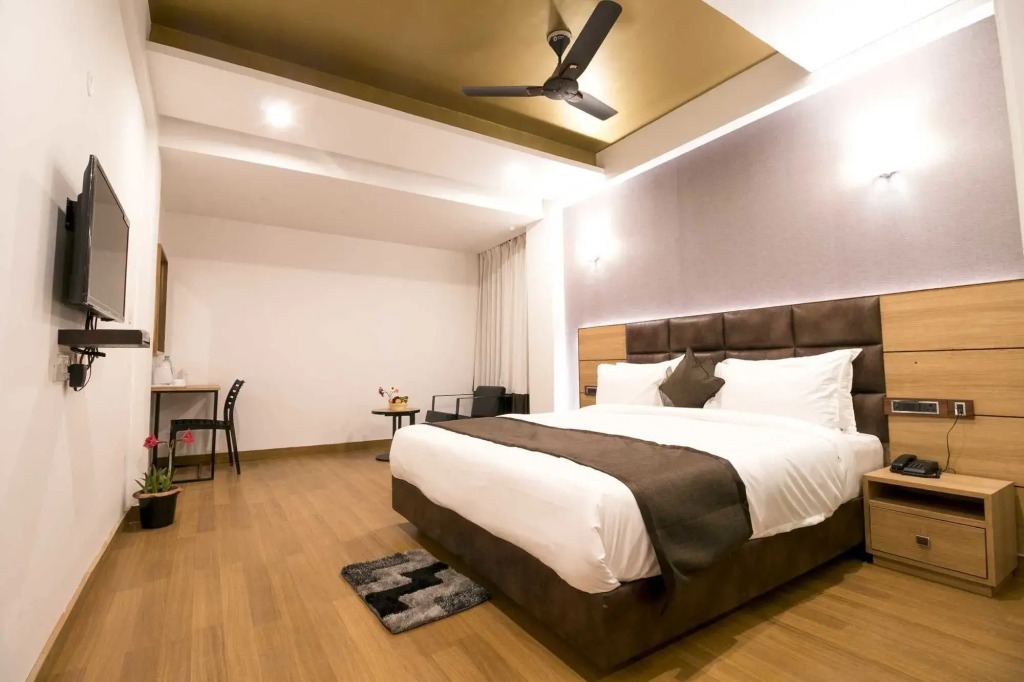 The Regal Hotel & Lounge