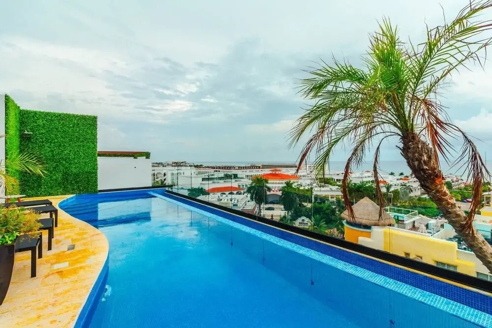 Amazing Studio, Best Location, AC, Beach!