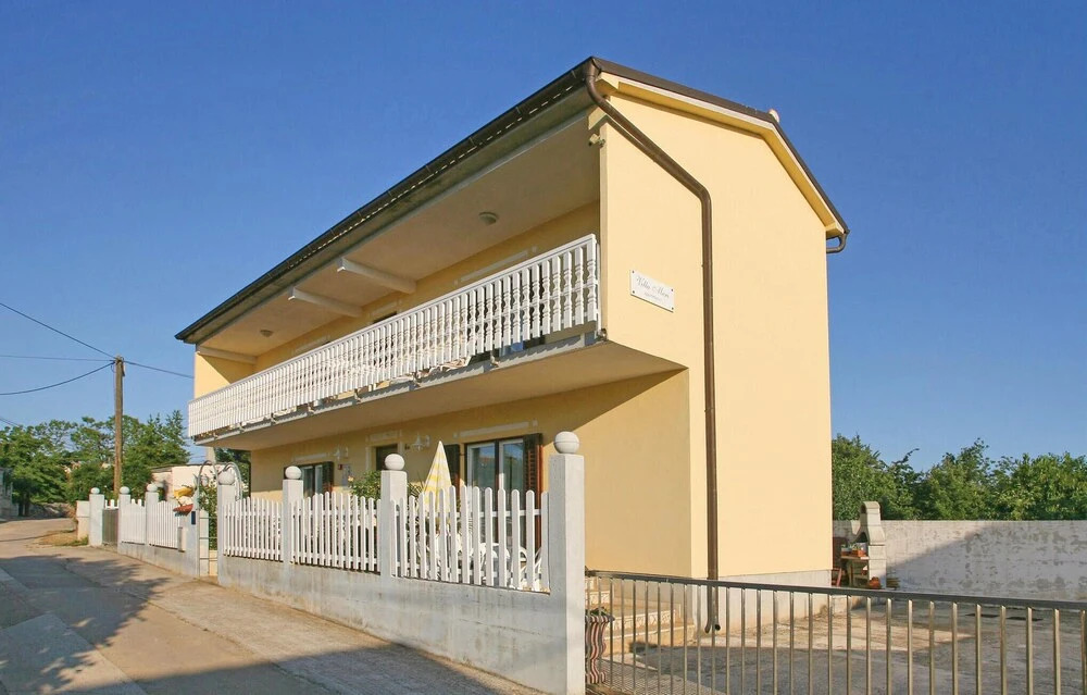 Amazing Apartment in Liznjan With