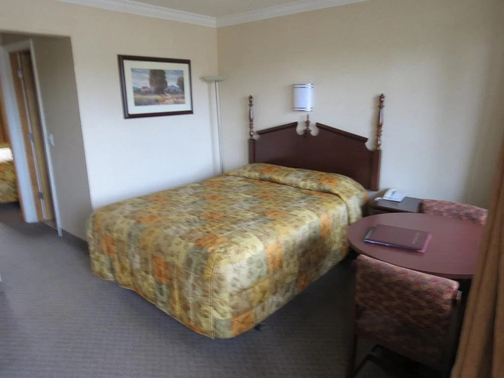 Western Royal Inn