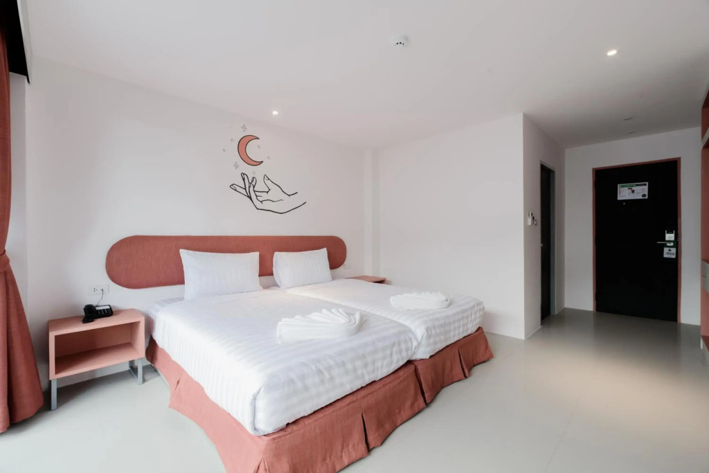 Moon Budget Hotel