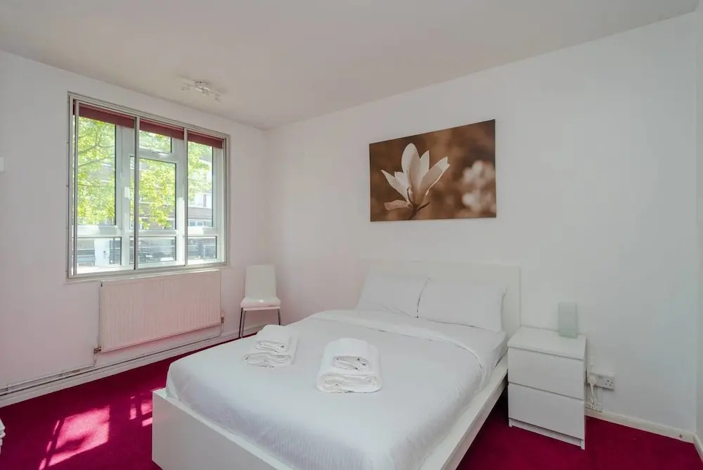 Bright 1 Bedroom Home W/balcony