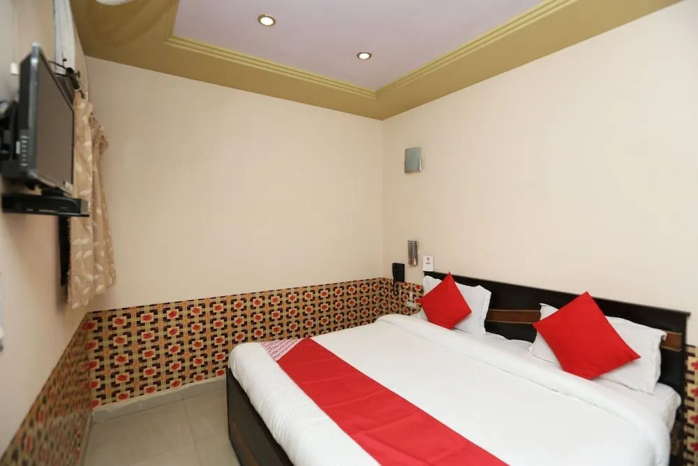Oyo 18438 Radharani Guest House