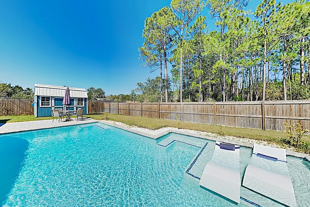 New Listing! Custom : Private Pool, Near Beach 4 Bedroom Home