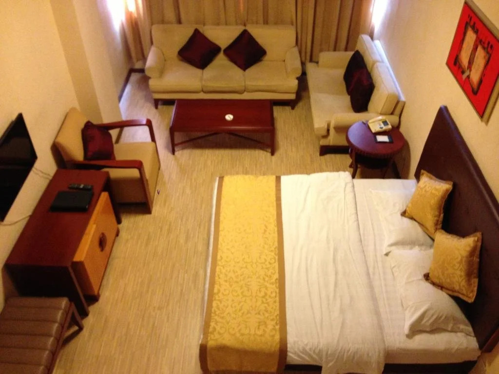 Eagle Canyon Hotel