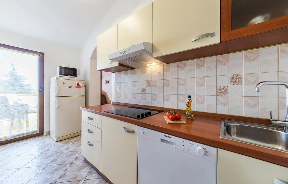 Stunning Apartment in Fazana With Wifi and 3 Bedrooms