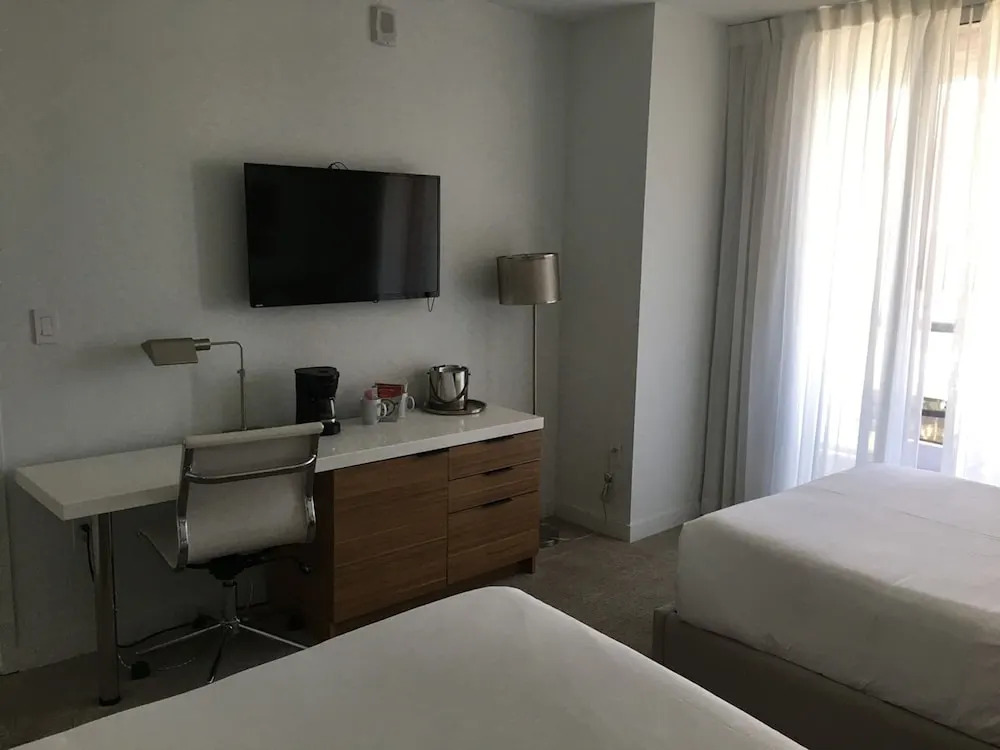 Beachwalk Condo With Beach Club 2bed 2bath