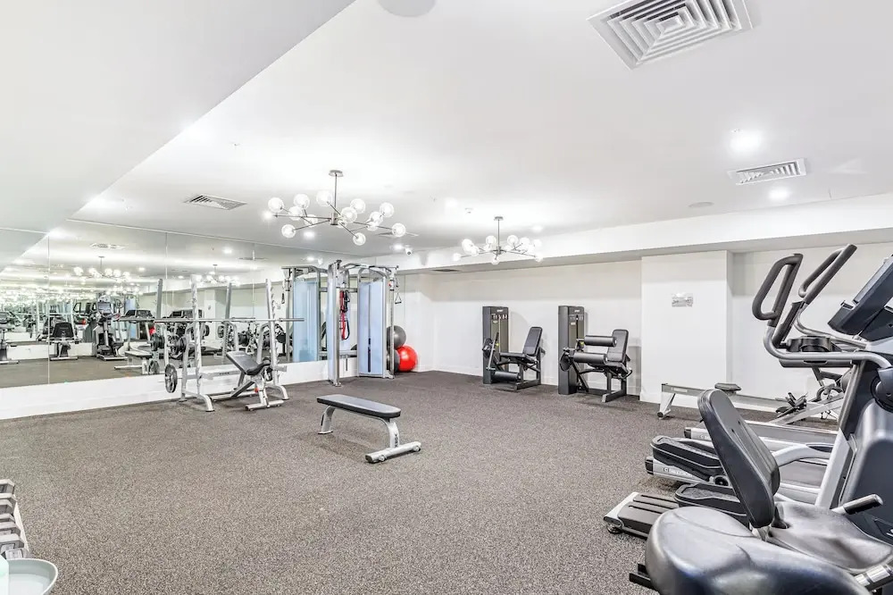 Brand New! Luxe 3BR In Aotea Square I Zodiak Stays