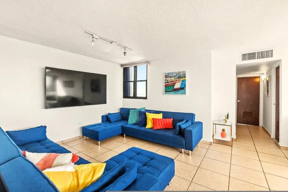Otium Stay Steps From the Beach City Views Pet Friendly