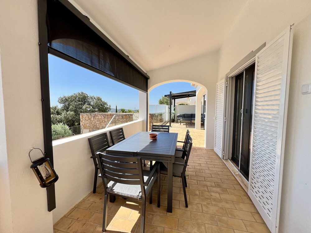 Algarve Premium Villa With Pool by Homing