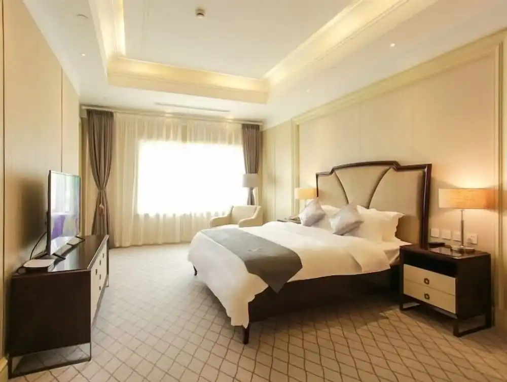 GreenTree Eastern Shanghai Changning Hongqiao Airport LongBai Hotel