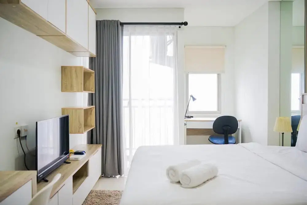 Best Location Studio Apartment at Springwood Residence