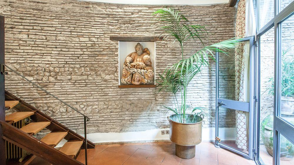 Elegant Pantheon Suite