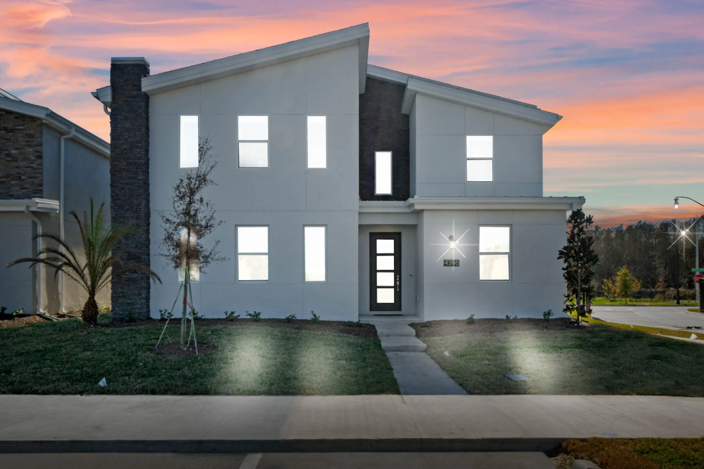 9 Bedroom 5 Bathroom Storey Lake 4396 Qs