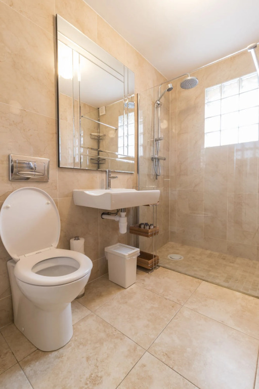 Broc House Suites