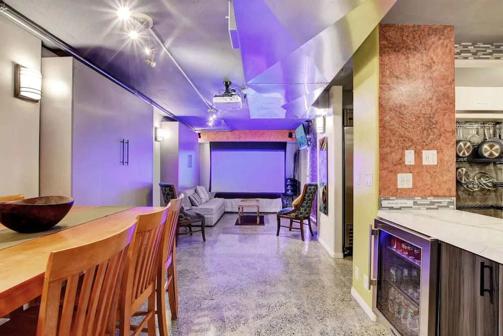 Renovated 2 Bdrm 2 Bath Condo las Vegas Strip 1 Gb Internet