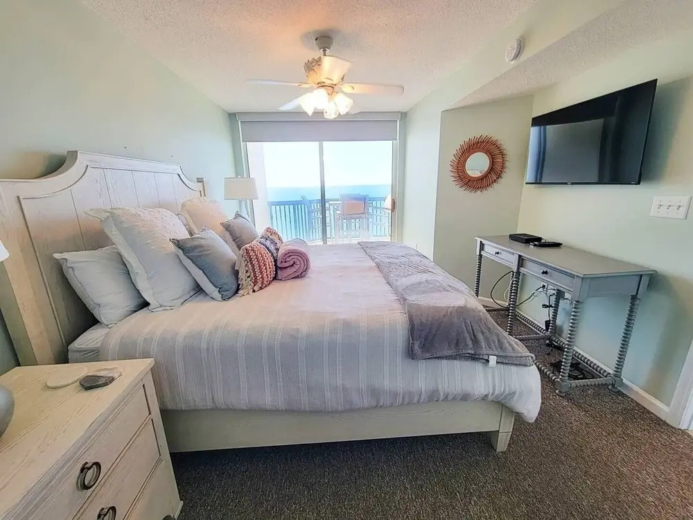 Ashworth 1801 4 Bedroom Condo by RedAwning, North Myrtle Beach