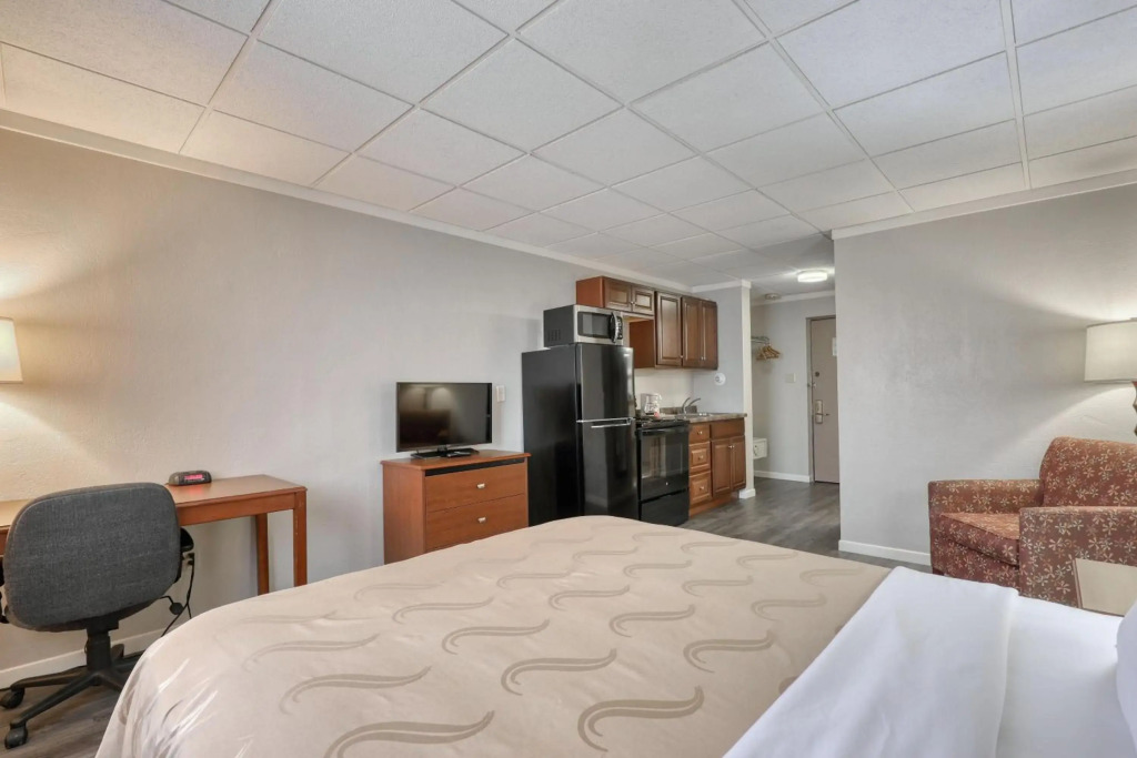 Quality Inn & Suites Green Bay Downtown