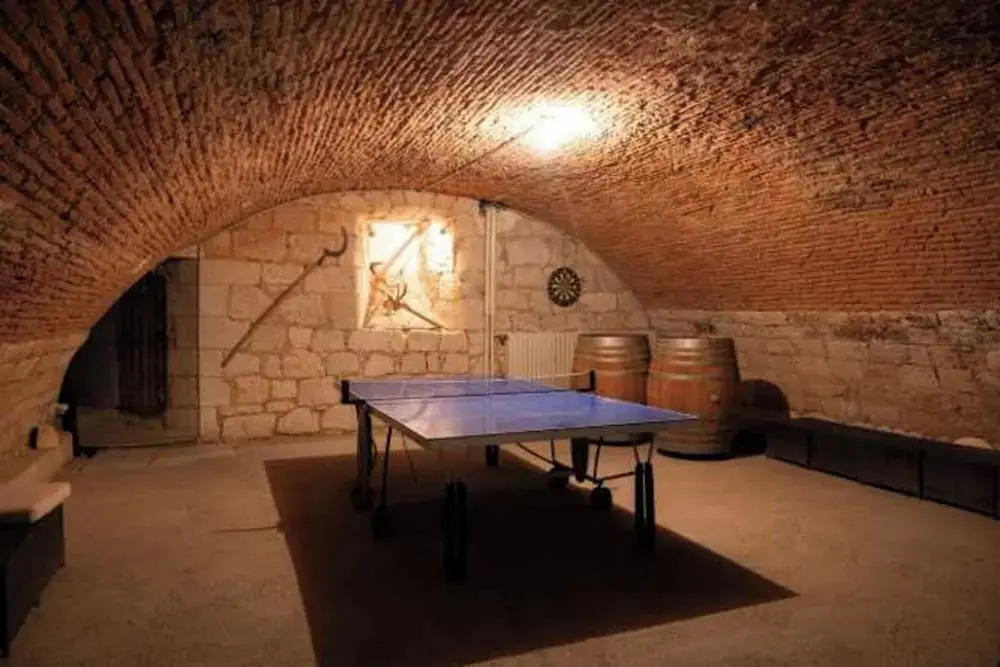 Stay at the Chateau- Studio 2P- With Pool and Park