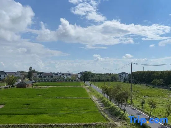 Tongjian Huaxiangtang Resort