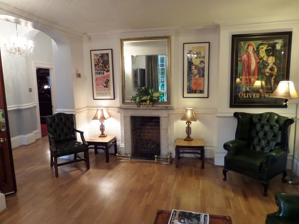 Bentley Tower Hotel