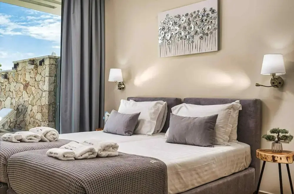 Pietra Cave Suite With Private Pool