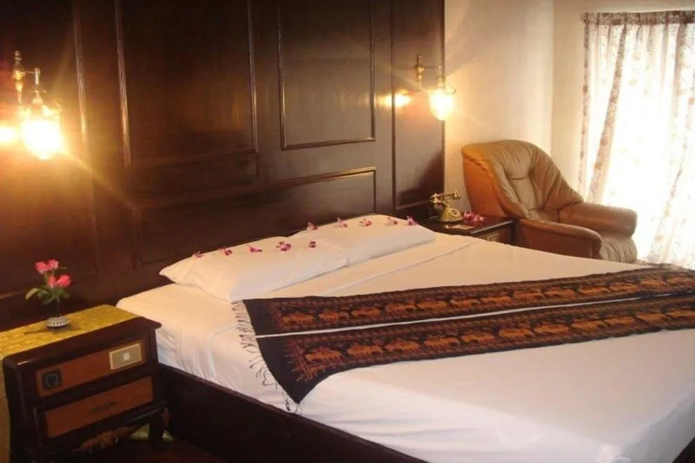 Hotel Petchkasem Grand