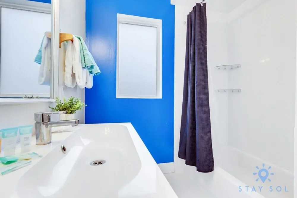 Free Parking: Bay View + Pool | Step To Beach